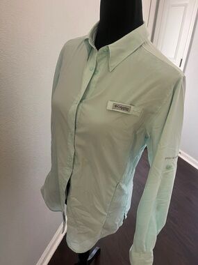 Columbia Women's Light Mint Button-Front Outdoor Shirt